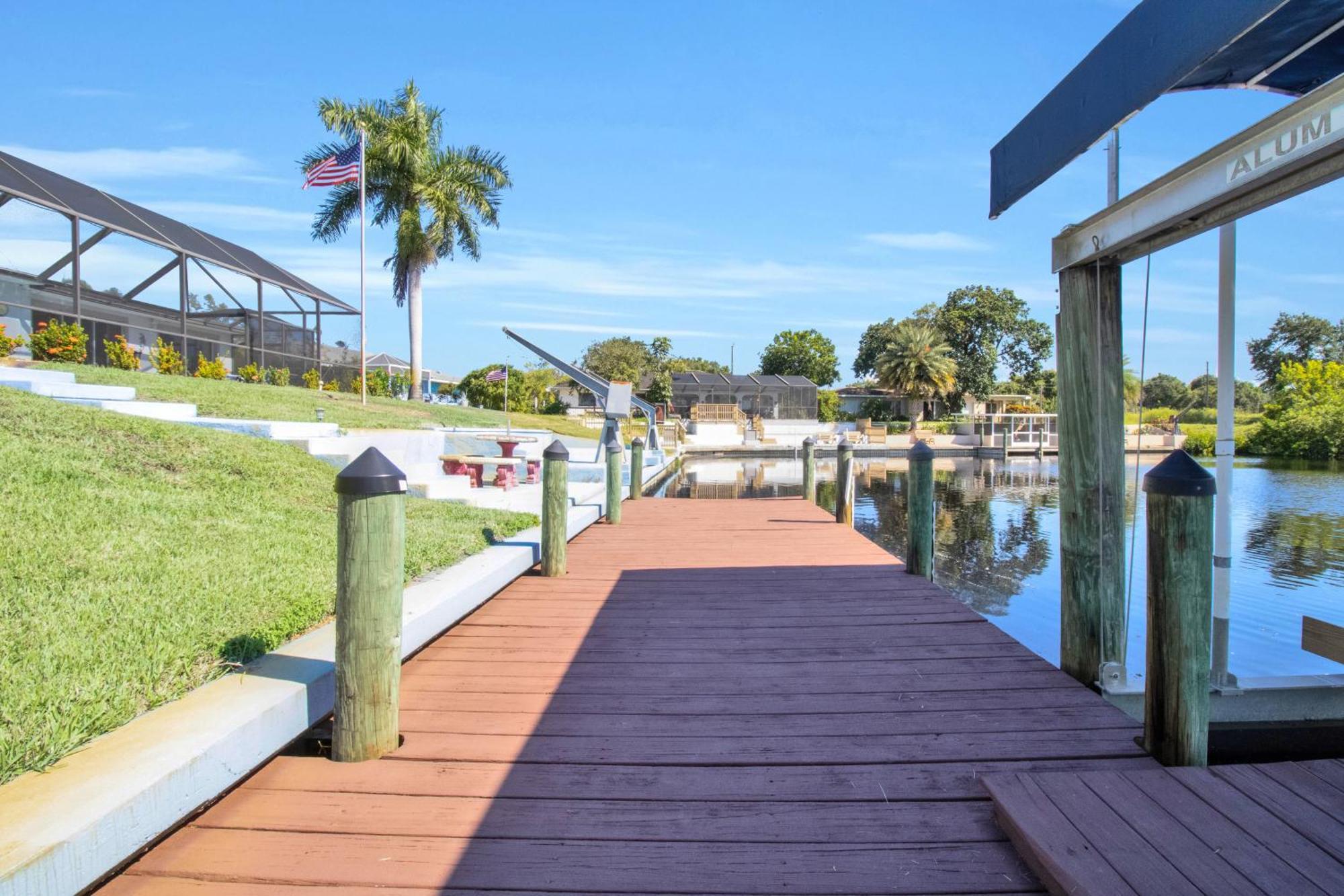 Pet Friendly Canal Front 3-Bedroom Grand Villa With Pool, Linai And Dock Port Charlotte Exterior foto